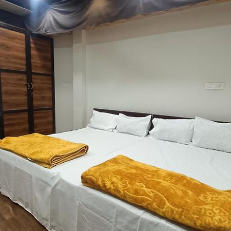 Mangaldeep Guest House ウッジャイン エクステリア 写真