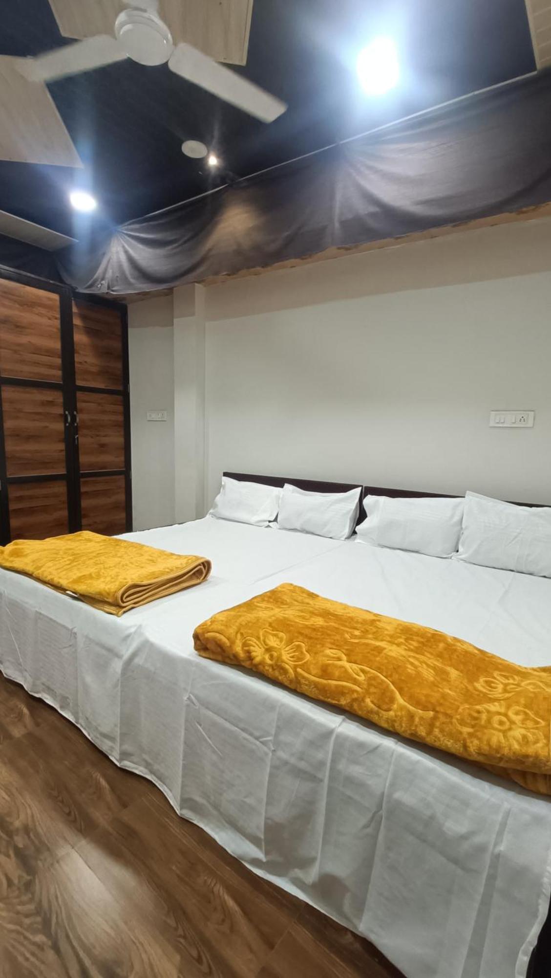 Mangaldeep Guest House ウッジャイン エクステリア 写真